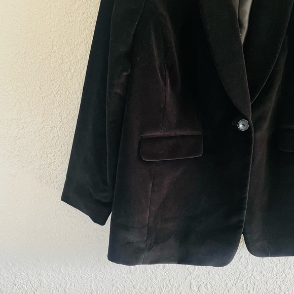 Vintage Talbots Black Velvet Blazer - Picture 3 of 13